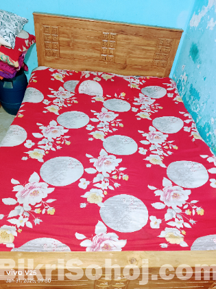 সেগুন কাঠের তৈরী খাট